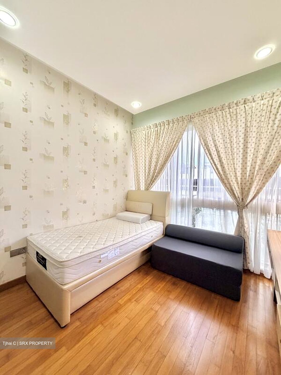 Luxus Hills (D28), Semi-Detached #500040941